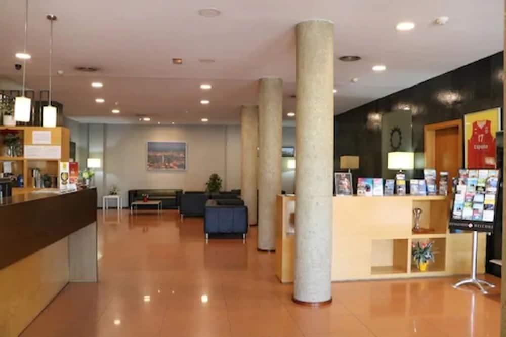 Hotel Flora Parc Castelldefels Exterior photo
