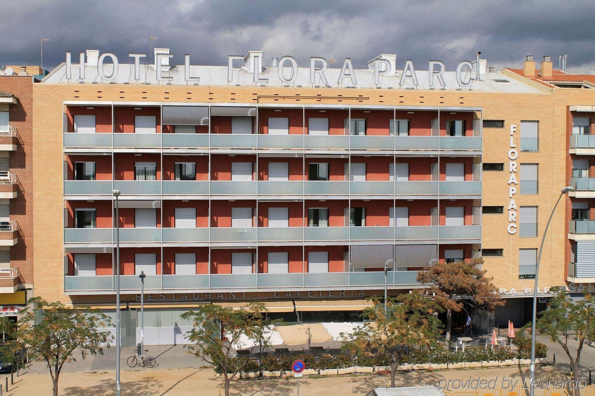 Hotel Flora Parc Castelldefels Exterior photo