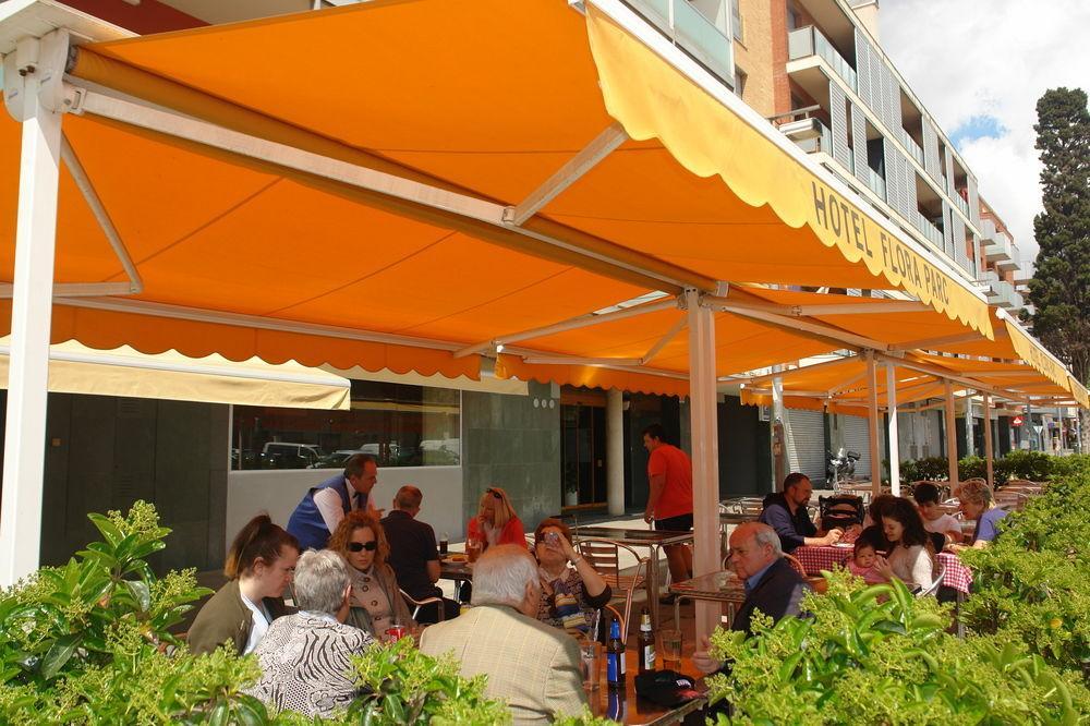 Hotel Flora Parc Castelldefels Exterior photo